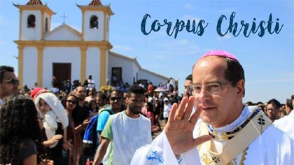 Foto de parte do cartaz da programação do Corpus Christi