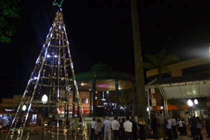 Foto de apresentação na praça Nossa Senhora Aparecida