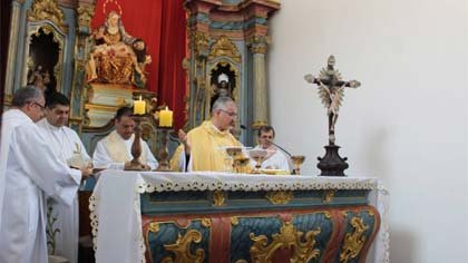 Foto de missa na Basílica da Piedade - Ermida